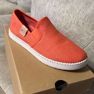 UGG Peach Orange Canvas Slip-On Flats Size 7